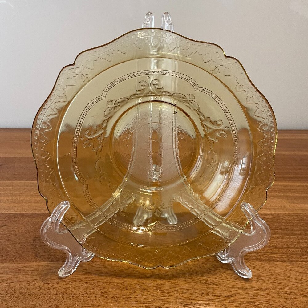 Large Federal Glass Co. Amber Yellow Depression 8 7/8 Bowl Patrician (aka Spoke)